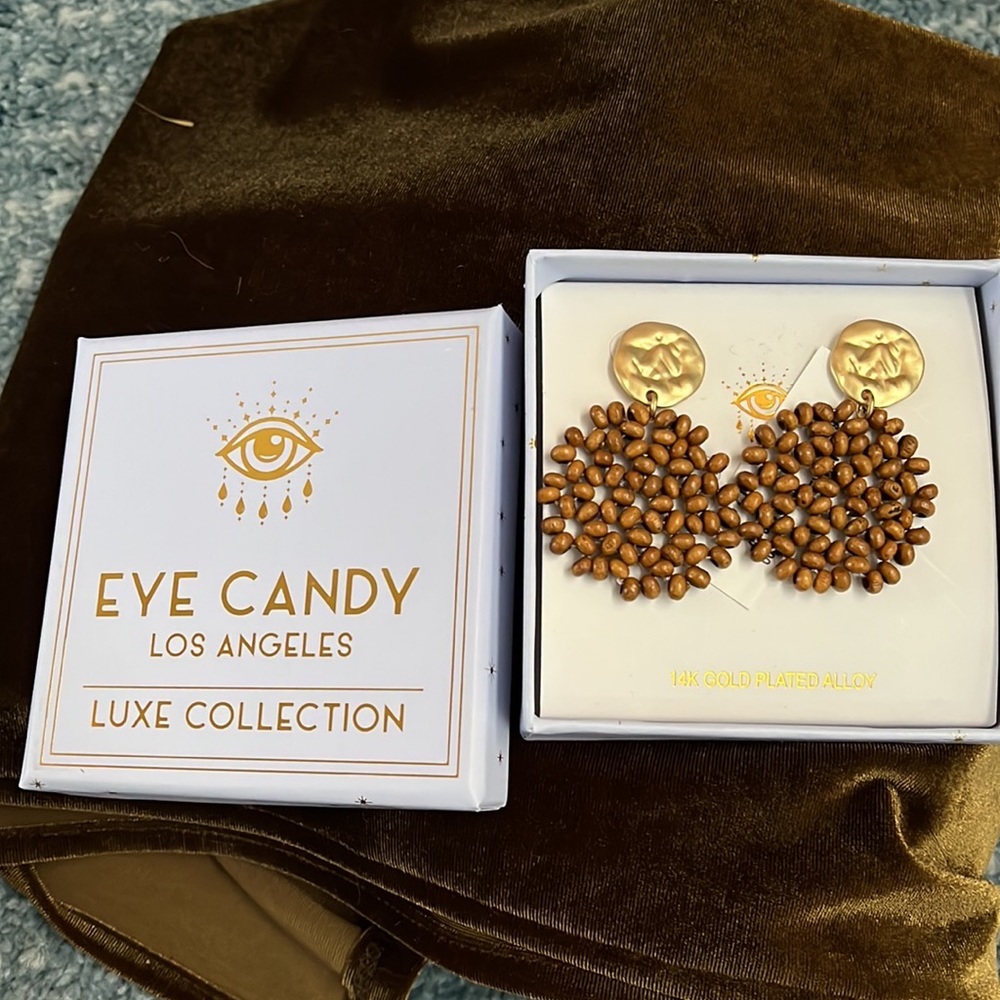 Eye Candy Dangle Earrings Olive Green- Gold